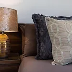 Dgolden Valley Boutique 자프라