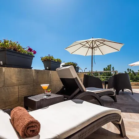 לינה וארוחת בוקר Dgolden Valley Boutique 4*