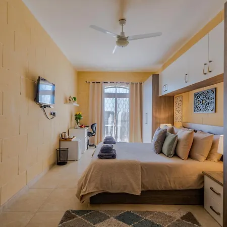 לינה וארוחת בוקר Dgolden Valley Boutique Xagħra