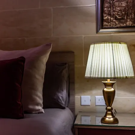 לינה וארוחת בוקר Dgolden Valley Boutique Xagħra