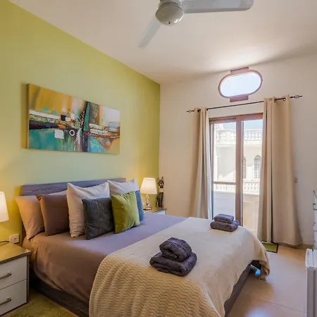 לינה וארוחת בוקר Dgolden Valley Boutique Xagħra