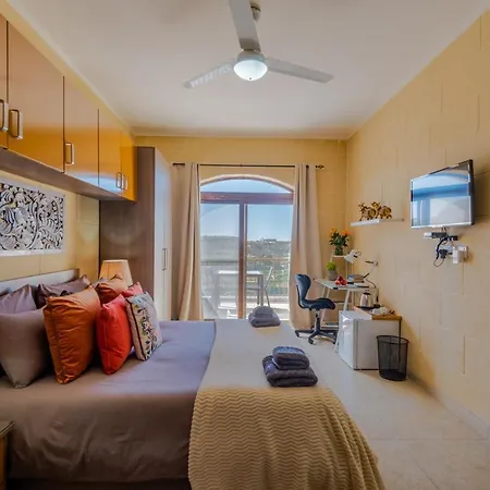 Dgolden Valley Boutique לינה וארוחת בוקר