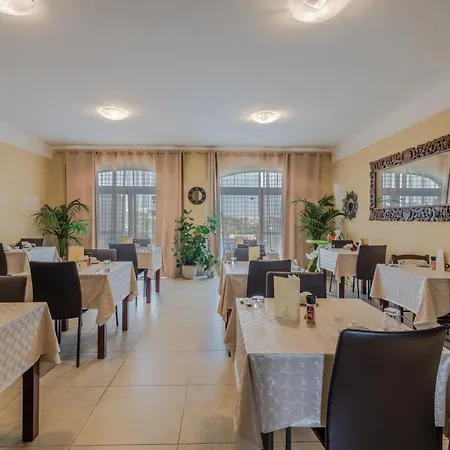 Dgolden Valley Boutique