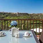 Dgolden Valley Boutique Bed & Breakfast