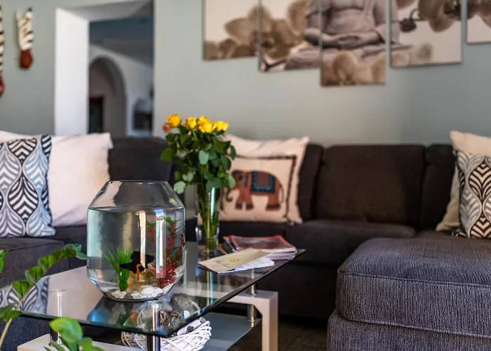 Bed & Breakfast Dgolden Valley Boutique